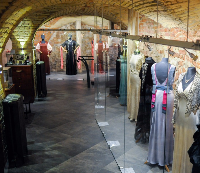 Izstāde “30. gadu elegance”