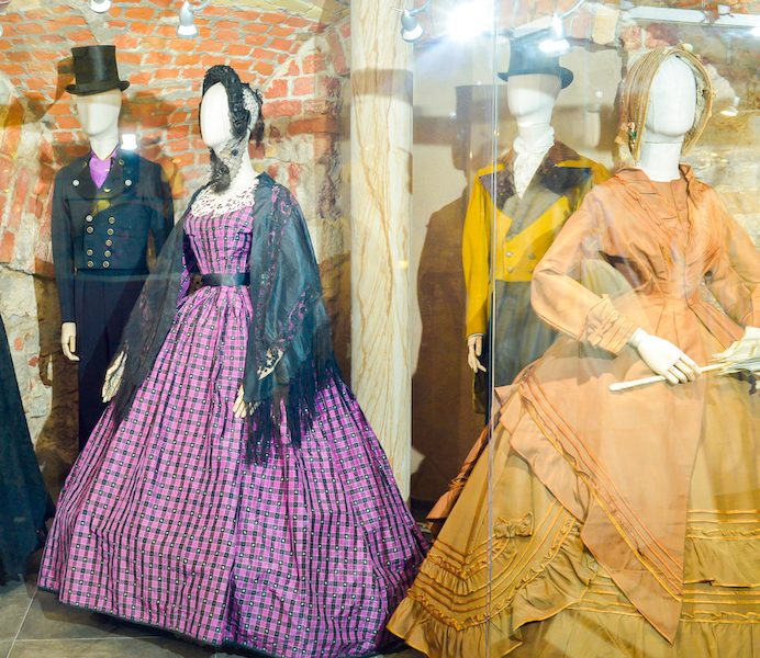 Izstāde Dāma krinolīnā