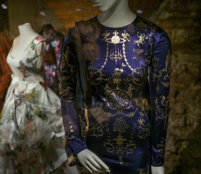 Izstāde “Vivienne Westwood: Personiska tērpu un aksesuāru kolekcija”